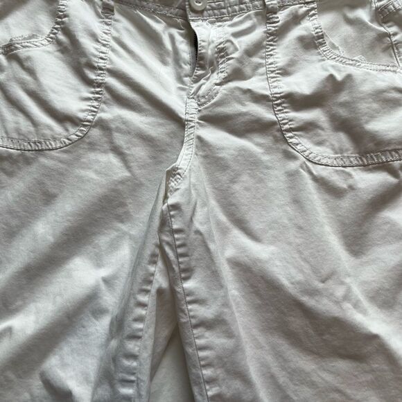 Calvin Klein white bermuda shorts Size 10 Cotton cuffed, 4 pockets - Picture 8 of 9